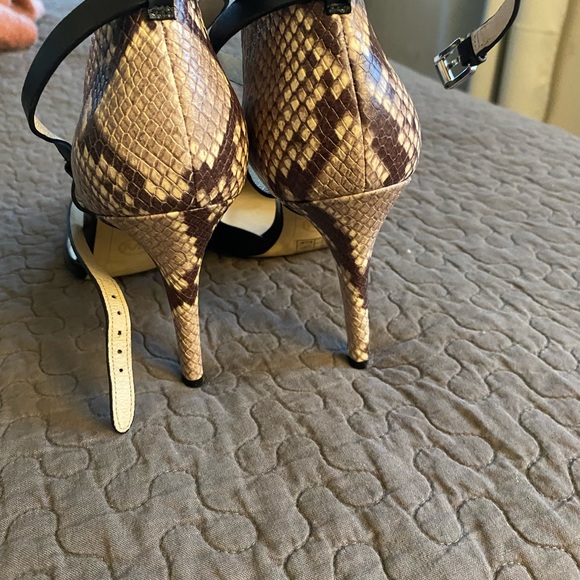 Michael Kors - size 8 1/2 - Picture 5 of 7